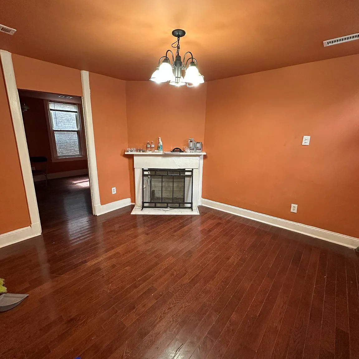 3 bed, 1.5 bath, 1500 sqft, $3,000 — Photo 2