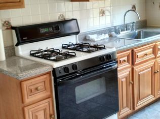 758 Ogden St #2F, Elizabeth, NJ 07202
