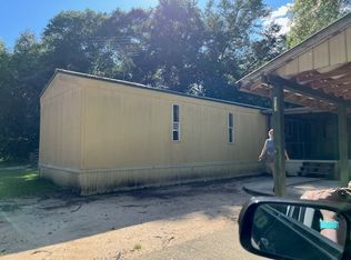 513 Canoe Lake Rd, Holt, FL 32564