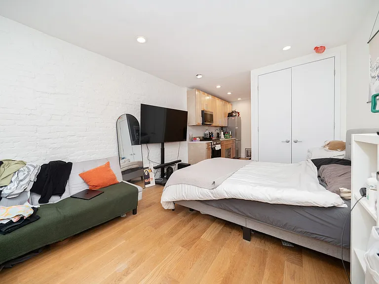 344 W 17th St #3-C — Photo 2