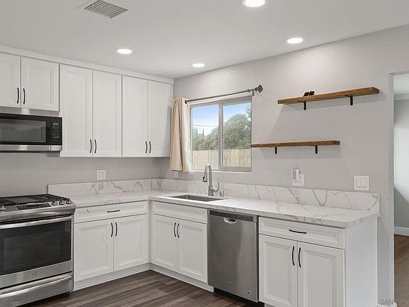 2nd image of 1114 Hackamore Rd