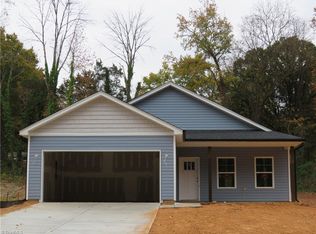 120 Meadow Ln, Thomasville, NC 27360