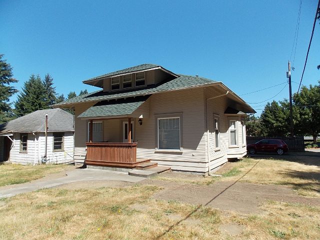 1st image of 1526 5th Ave SE
