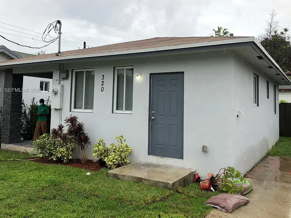 320 NW 42nd St