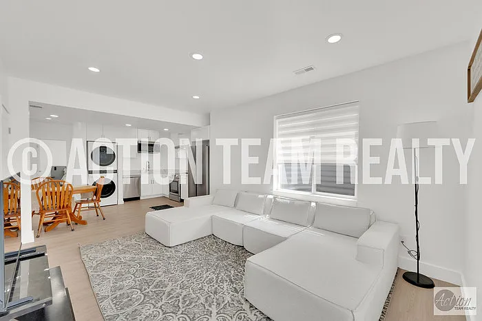 1 bed, 1.0 bath, 2100 sqft, $1,650 — Photo 4