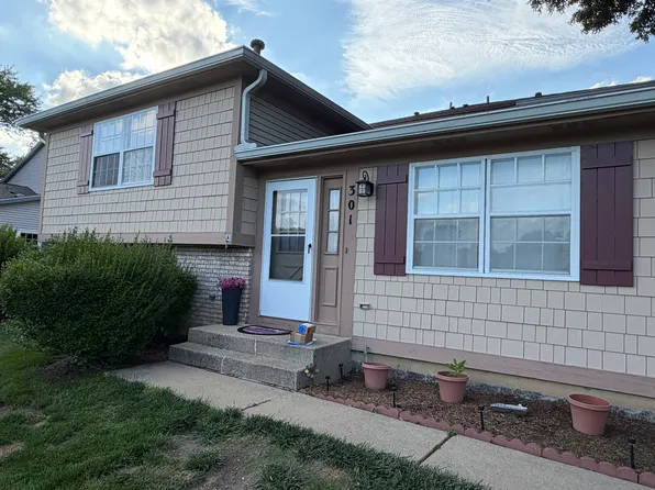 301 Cherrywood Ct, Vernon Hills, IL 60061