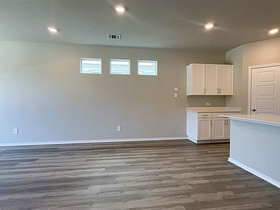 5th image of 2948 Maple Orchard Ln