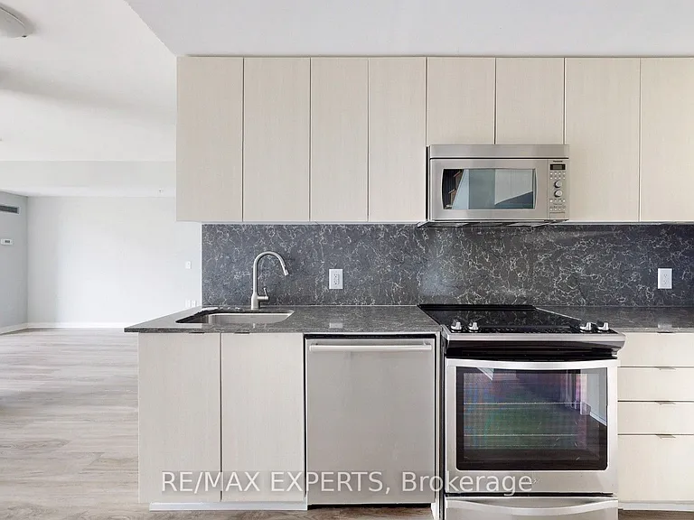 3237 Bayview Ave #102 — Photo 10
