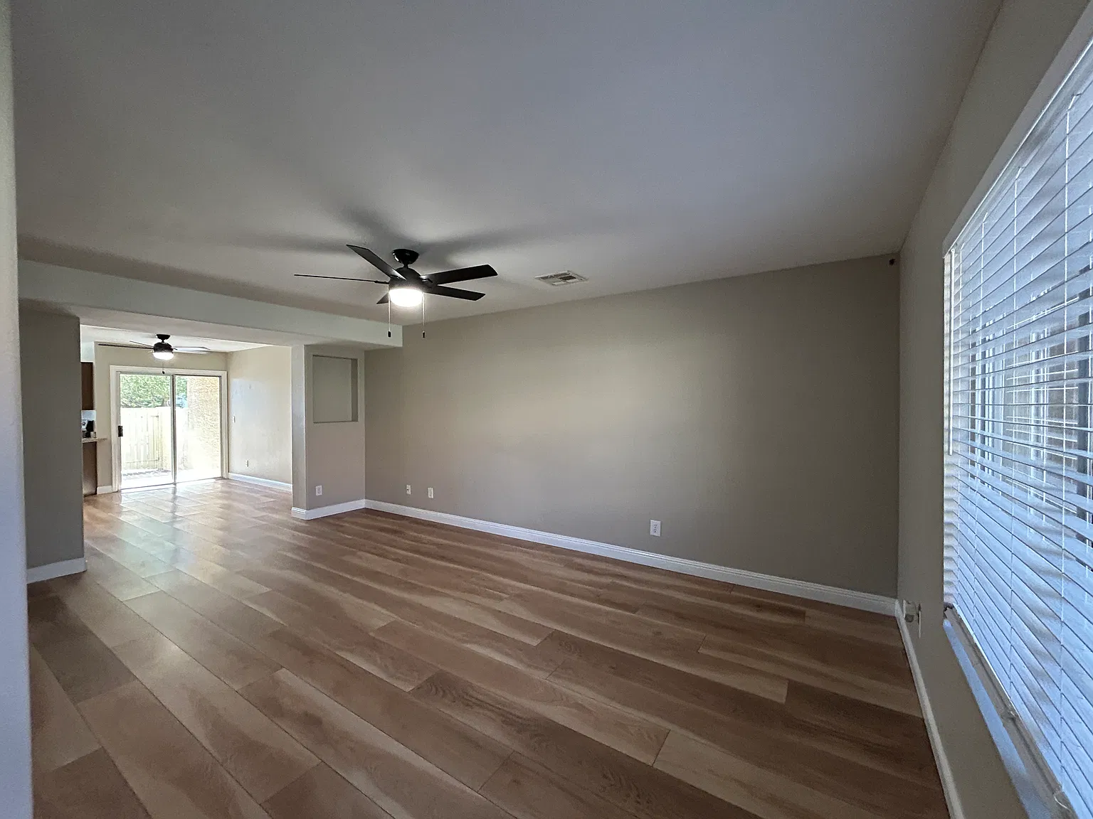 2 bed, 1152 sqft, $1,650 — Photo 3