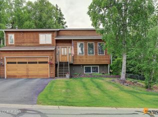 10911 Nakochina Cir, Eagle River, AK 99577