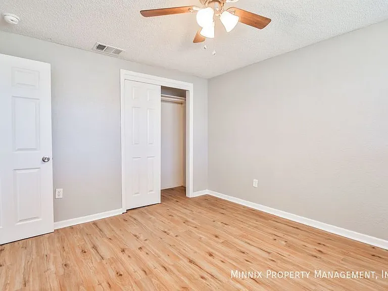 1300 S 11th St — Photo 20