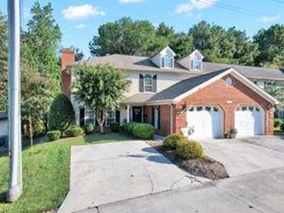 1696 Red Oak Dr, Dalton, GA, 30721