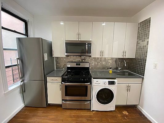 3rd image of 2546 Adam C Powell Blvd APT 11