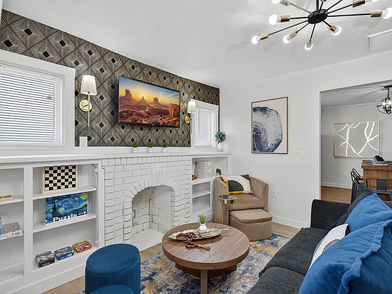 1341 E Willetta St #A — Photo 1