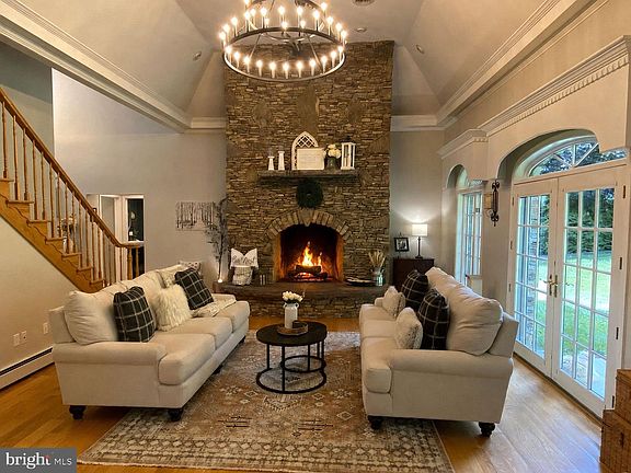 5th image of 206 Pinecrest Dr