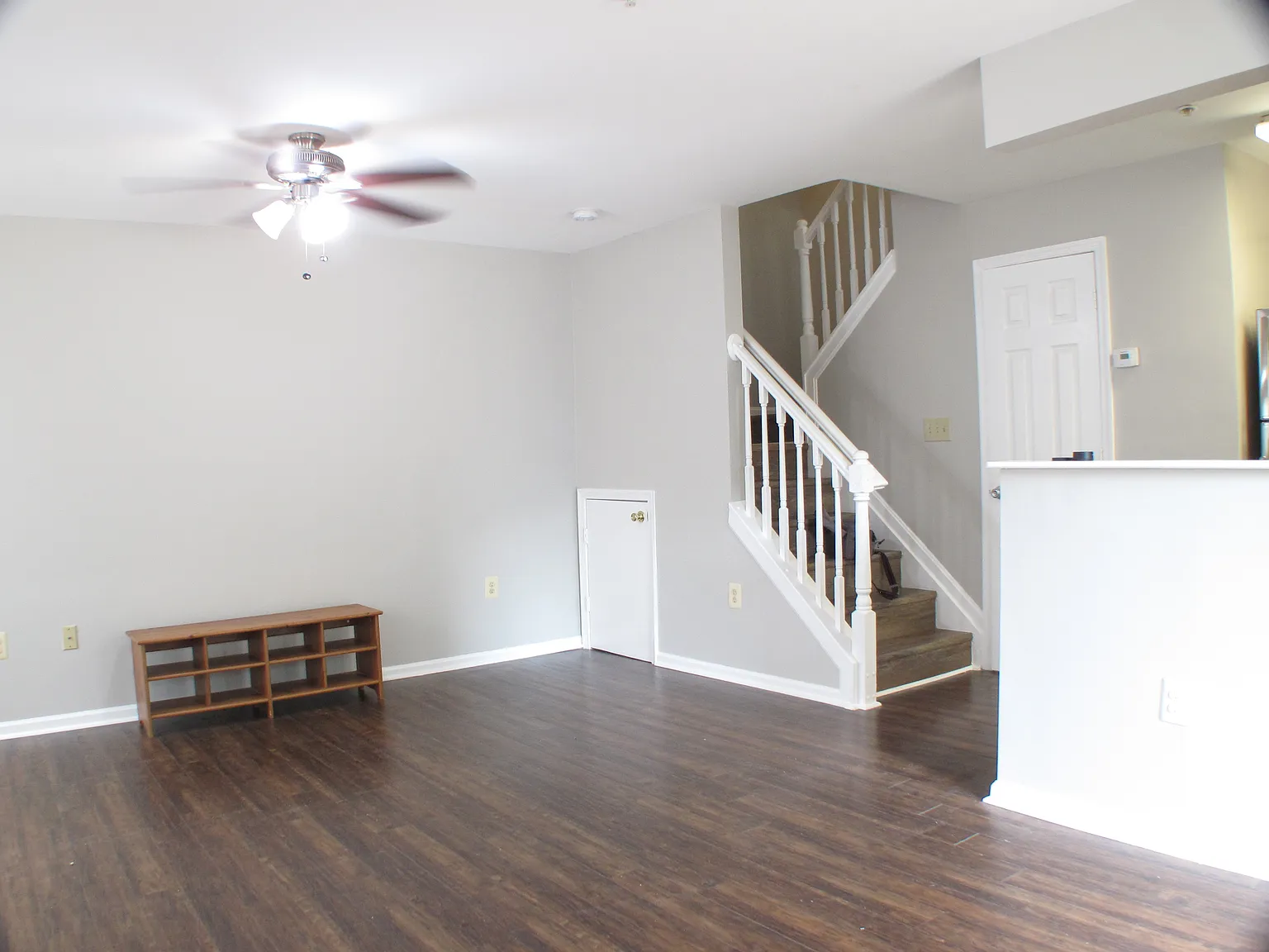 3 bed, 2.5 bath, 1181 sqft, $2,590 — Photo 2