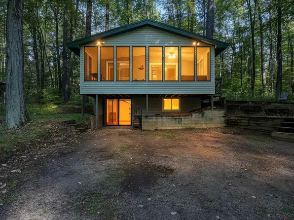 W2466 Tall Moon Rd, Keshena, WI 54135