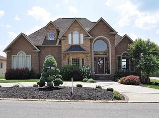 152 E Chloe Ridge Dr, Pikeville, KY 41501
