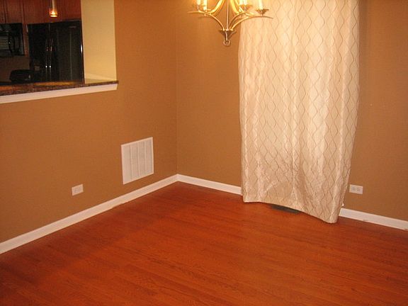 3rd image of 1235 Willow Ave