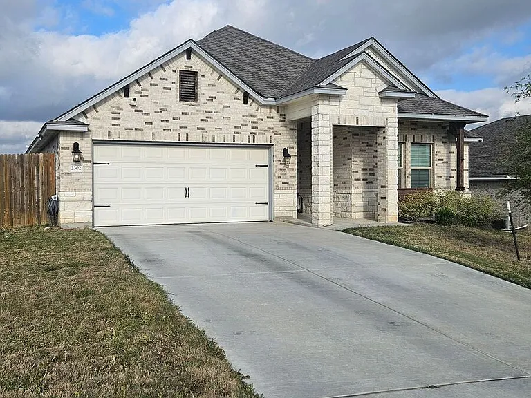 2302 Freddie L. Nichols Sr. Dr — Photo 1