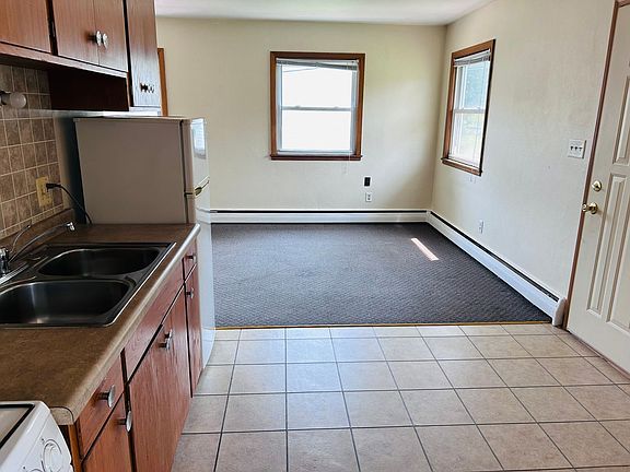 3rd image of 834 Allen Ave APT 4