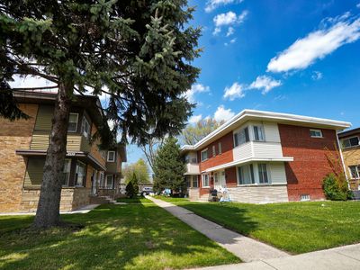 4738 Main St #A, Skokie, IL, 60076