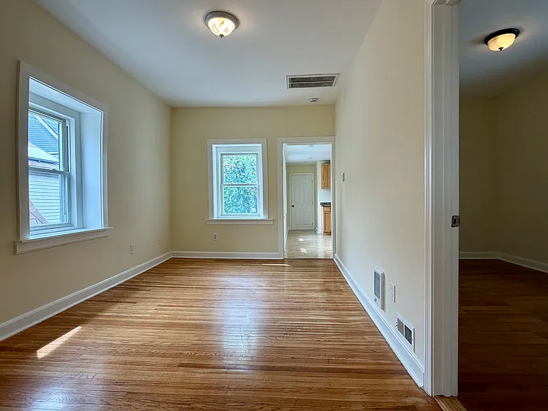 44 Everett St #2 — Photo 4