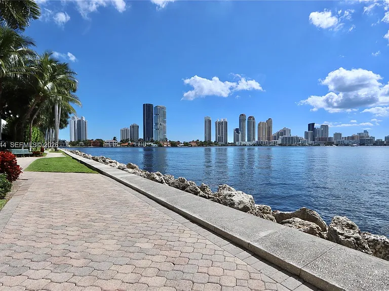 3600 Mystic Pointe Dr #1115 — Photo 63