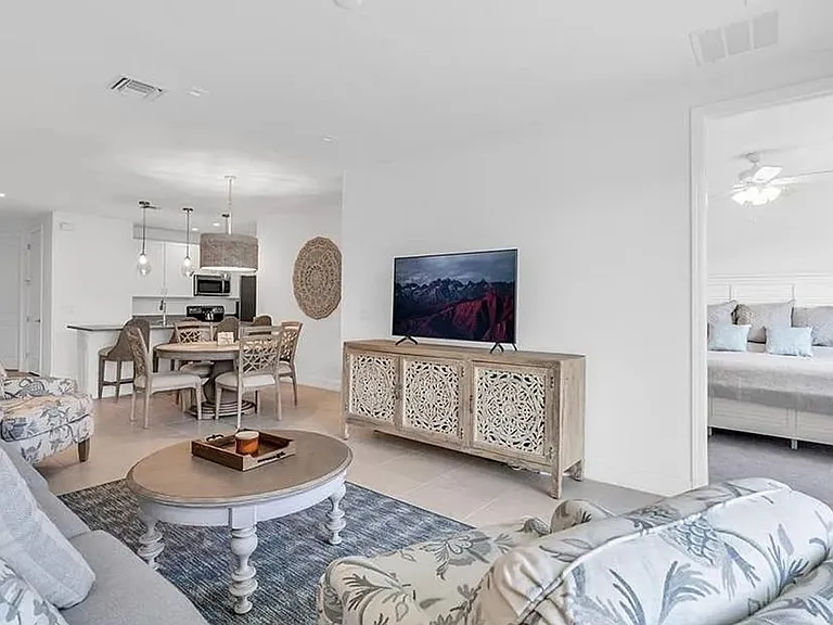 7624 Morgan Way — Photo 8