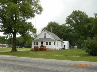 176 N 5th St, Nokomis, IL 62075