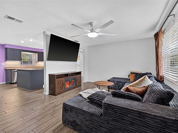 5th image of 2266 MANOR COURT