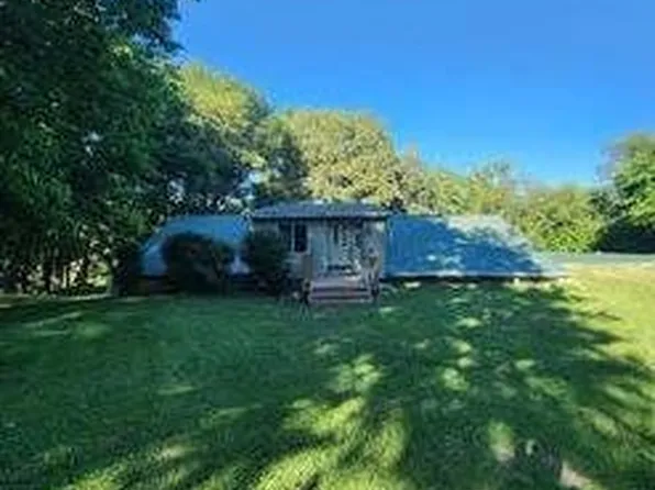 4038 Phelps Dr, Brooklyn, IA 52211