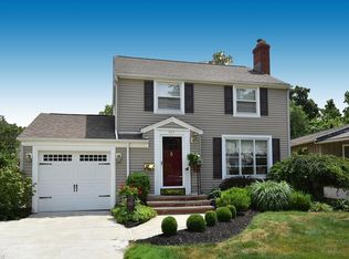 365 Oakmoor Rd, Bay Village, OH 44140