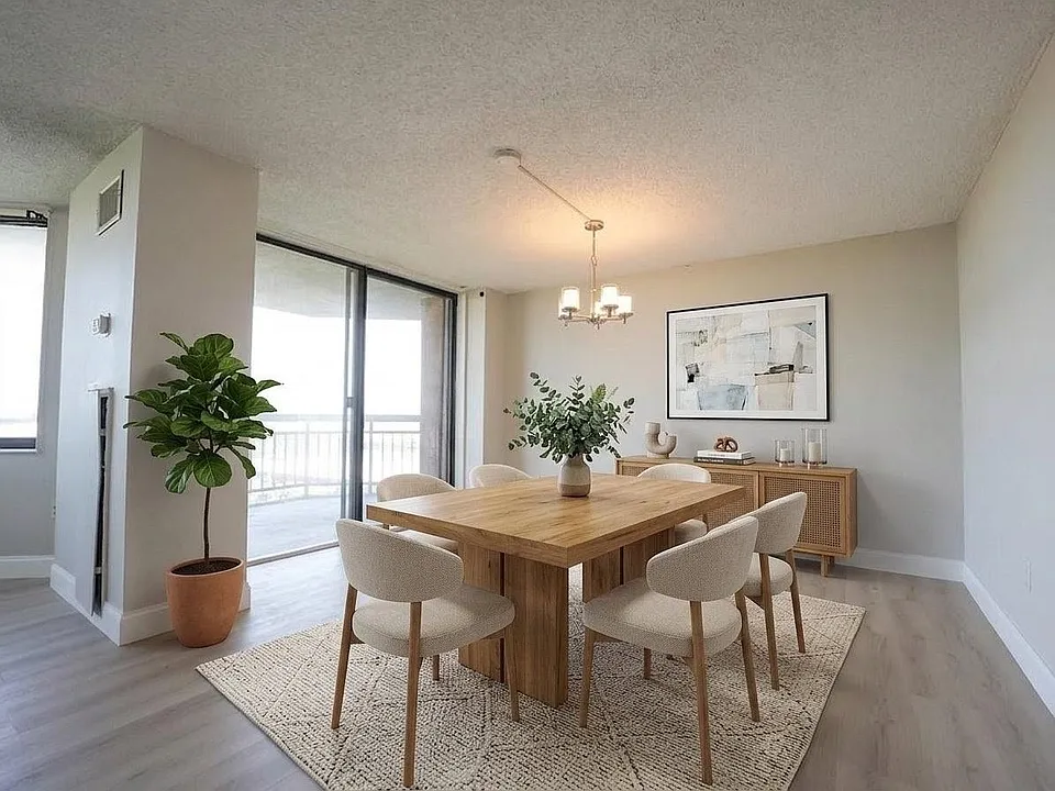 1021 Harmon Cove Tower #1021