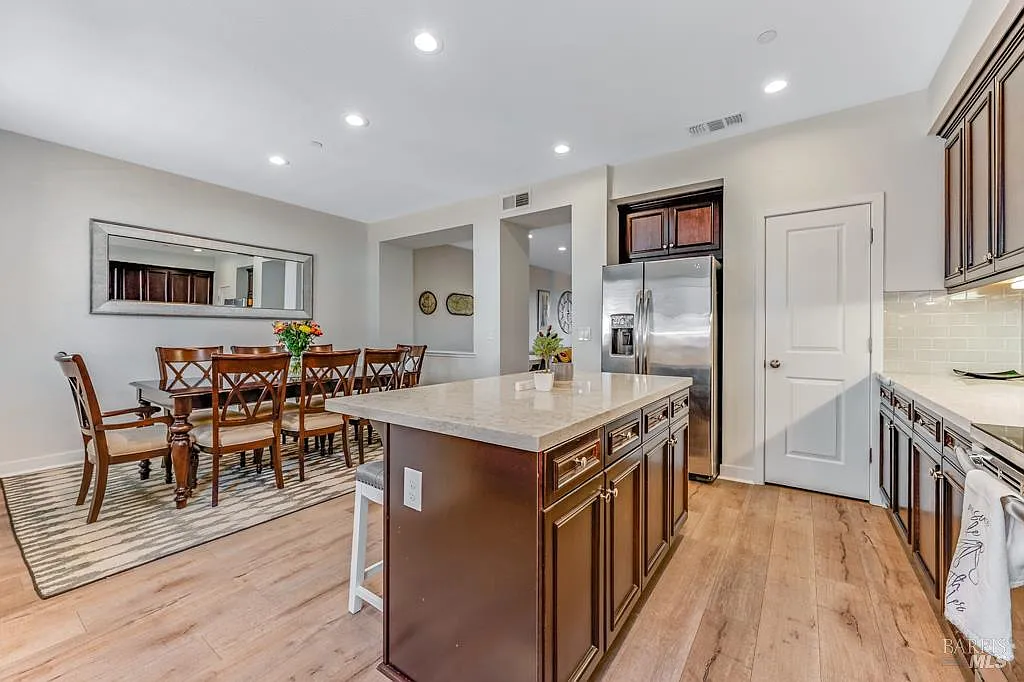 218 Johnson Street - Photo 7