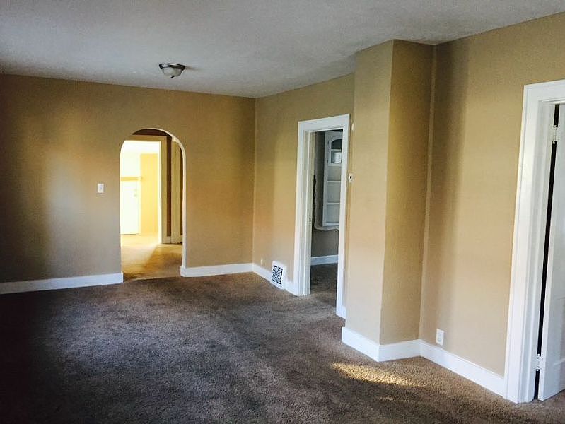 2nd image of 1920 Kendall St