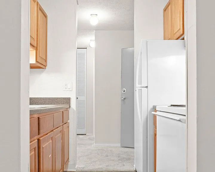 The Hillcrest Apartments — Photo 15