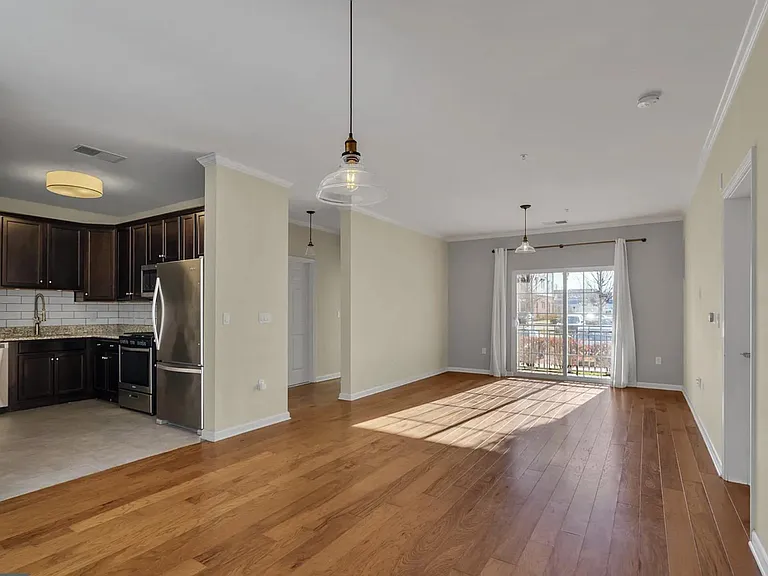 1113 Halifax Pl — Photo 7
