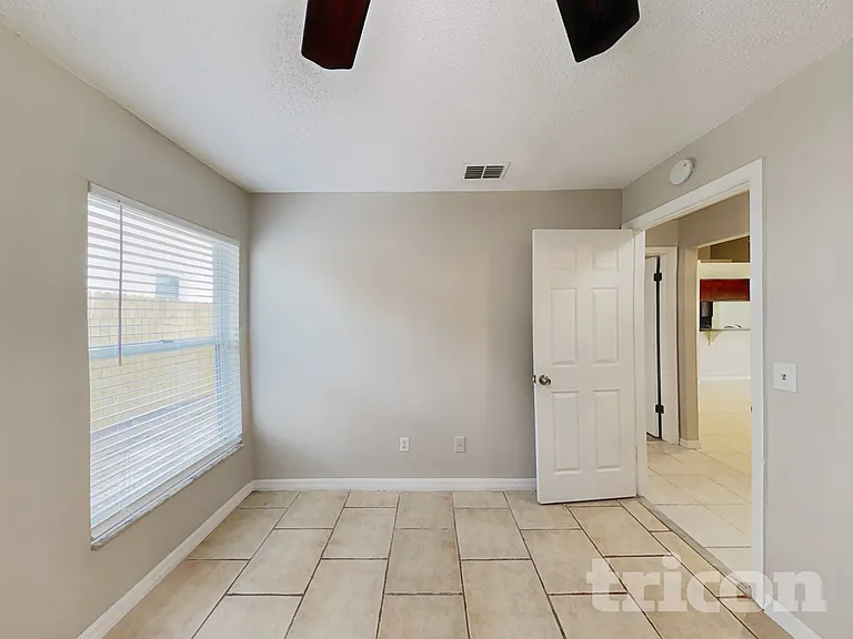2810 Manor Hill Dr — Photo 12