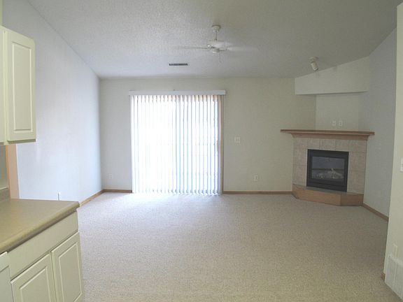5th image of 20 Green Meadow Ct Unit 5