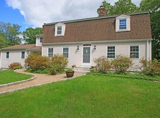 23 Lake Rd, Newtown, CT 06470