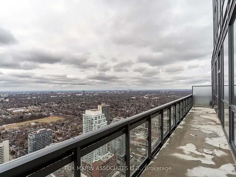 39 Roehampton Ave #4604 — Photo 23