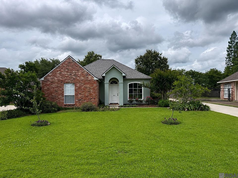 1st image of 18476 Lake Camellia Ave