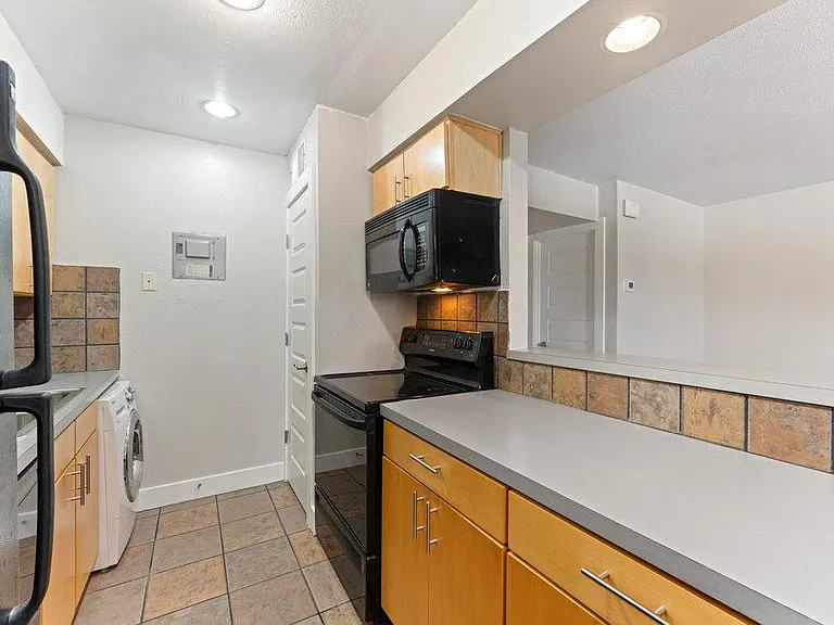 3815 Guadalupe St #303 — Photo 11