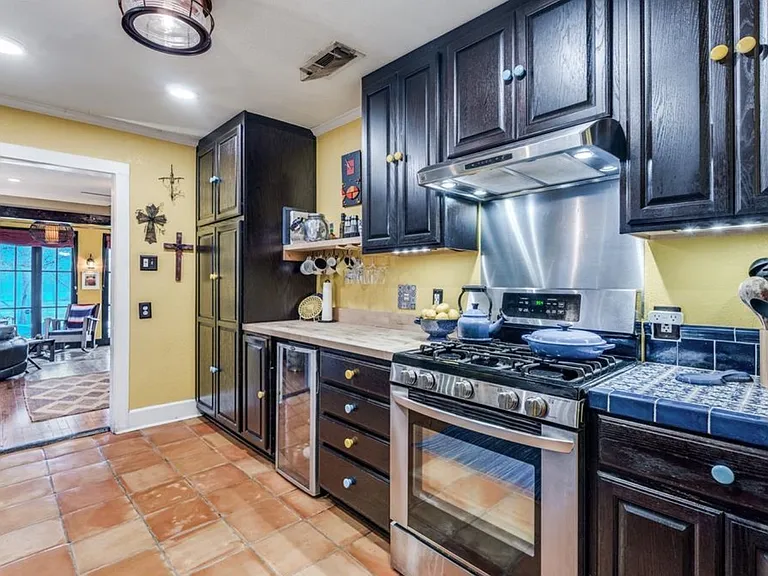 9235 E Lake Highlands Dr — Photo 1