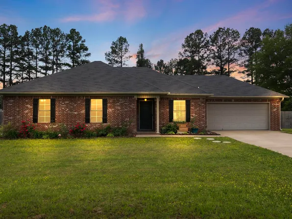 1305 Woodside Dr, Conway, AR 72032