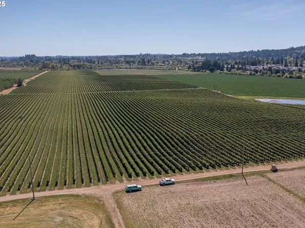 3372 River Bend Rd NW, Salem, OR 97304
