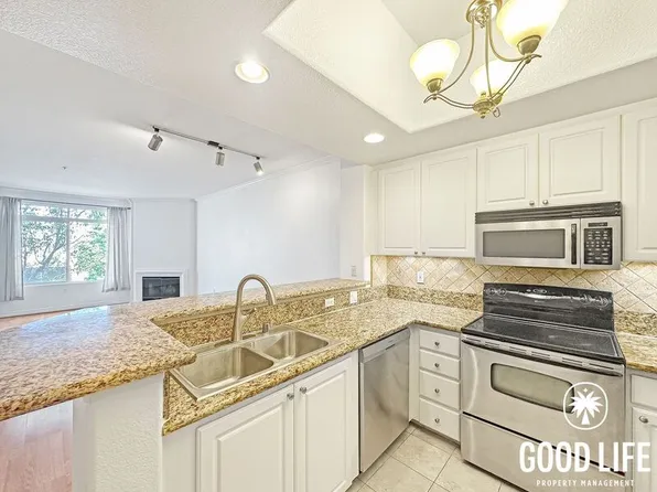 9293 Regents Rd Unit C305, La Jolla, CA 92037