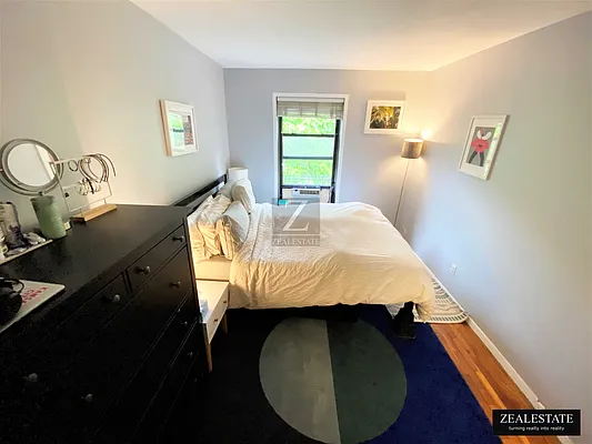 Rented by ZealEstate Group Inc | media 22