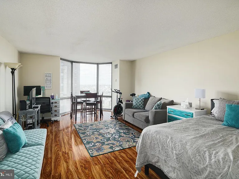 2018-38 Walnut St #17F — Photo 12